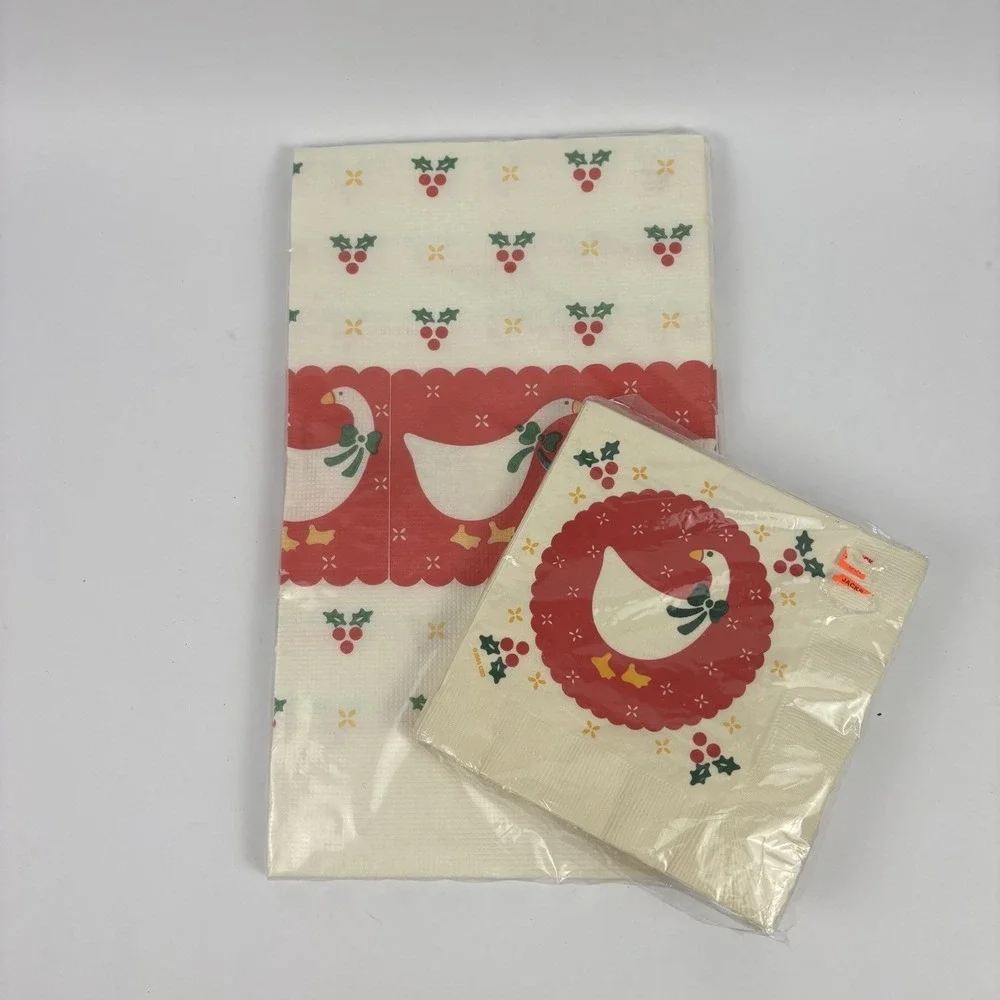 VTG NOS Artfaire Christmas Goose Table Cover And Napkins Granny Core Holly